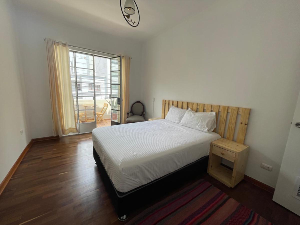 Casaroma Hostels Лима Екстериор снимка