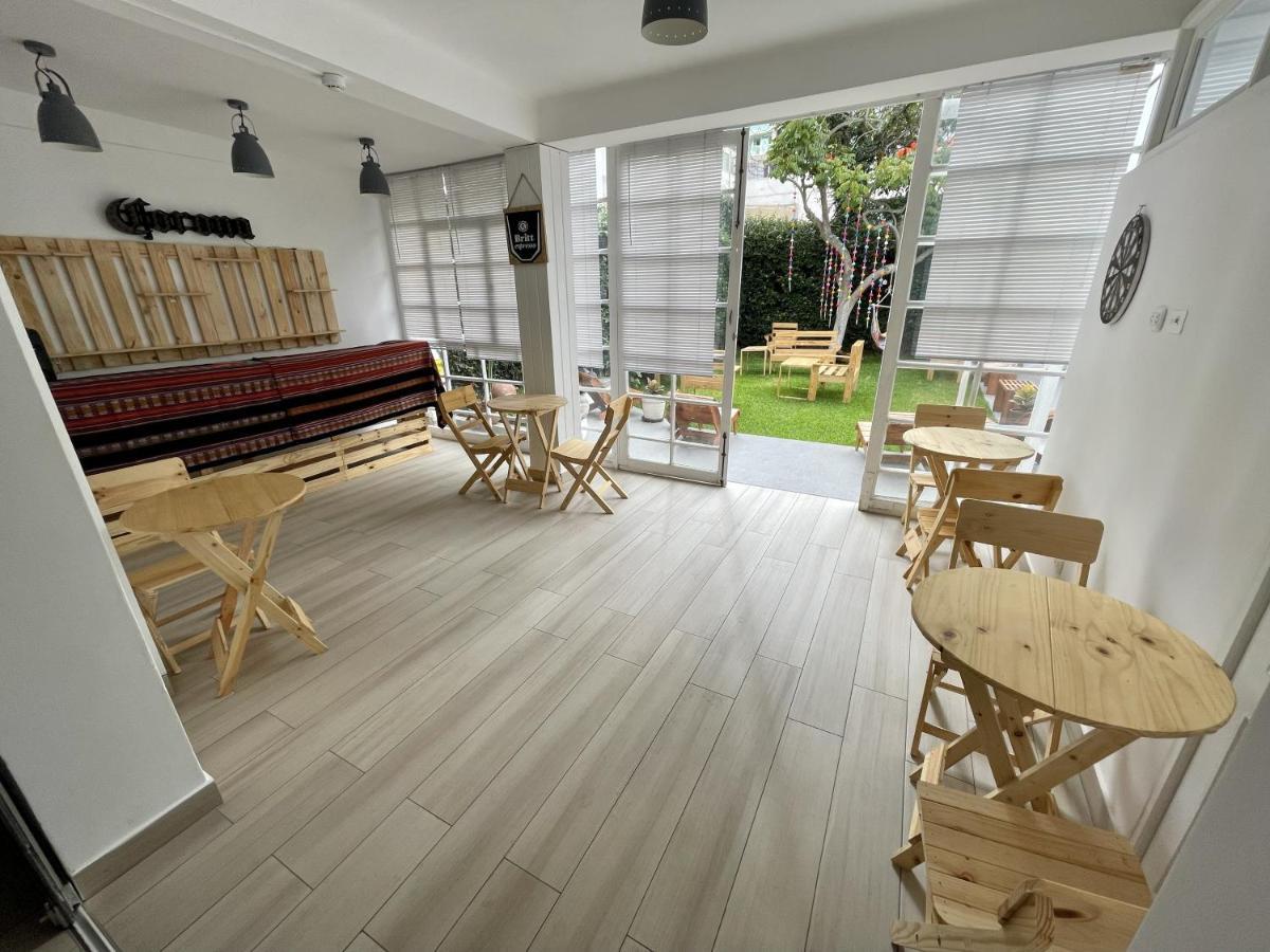 Casaroma Hostels Лима Екстериор снимка