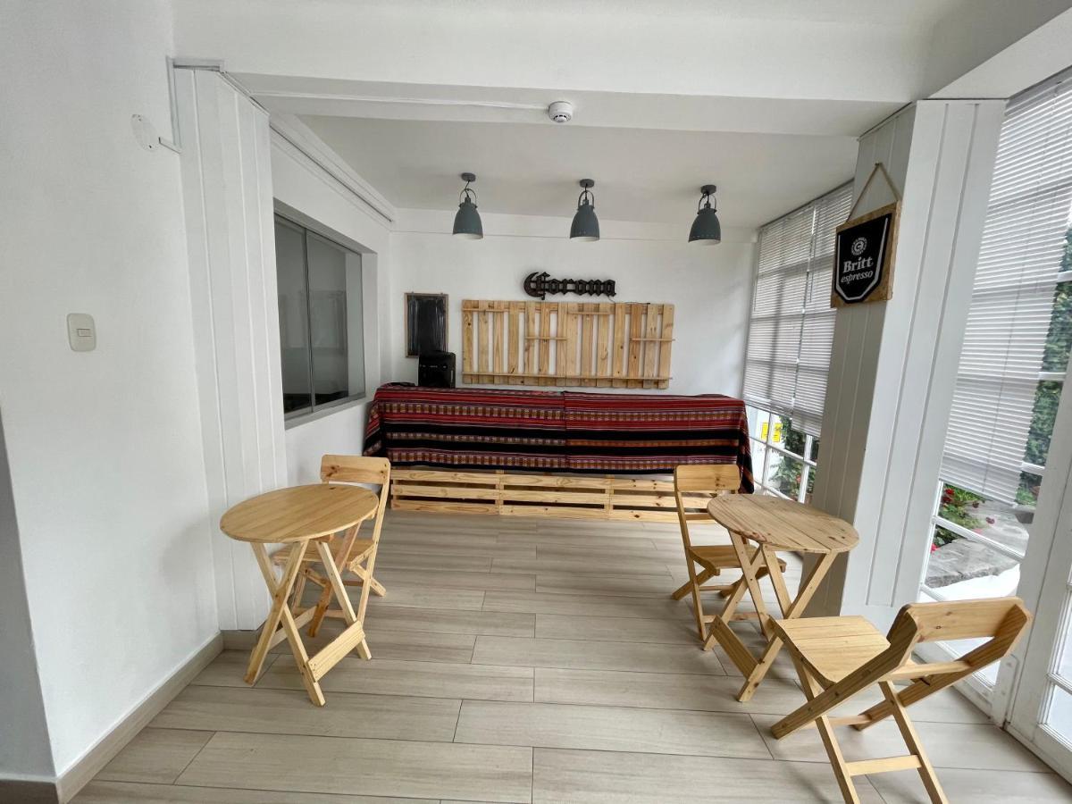 Casaroma Hostels Лима Екстериор снимка