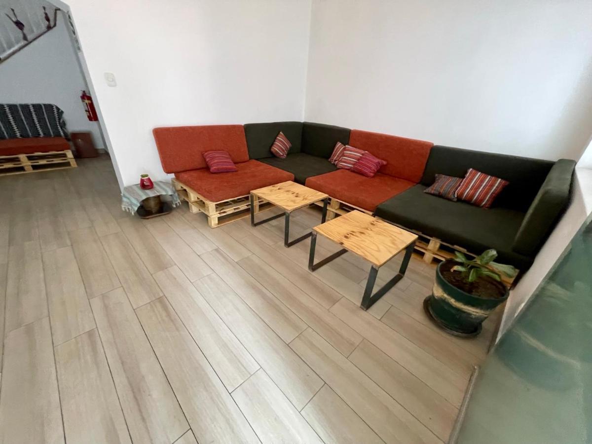 Casaroma Hostels Лима Екстериор снимка