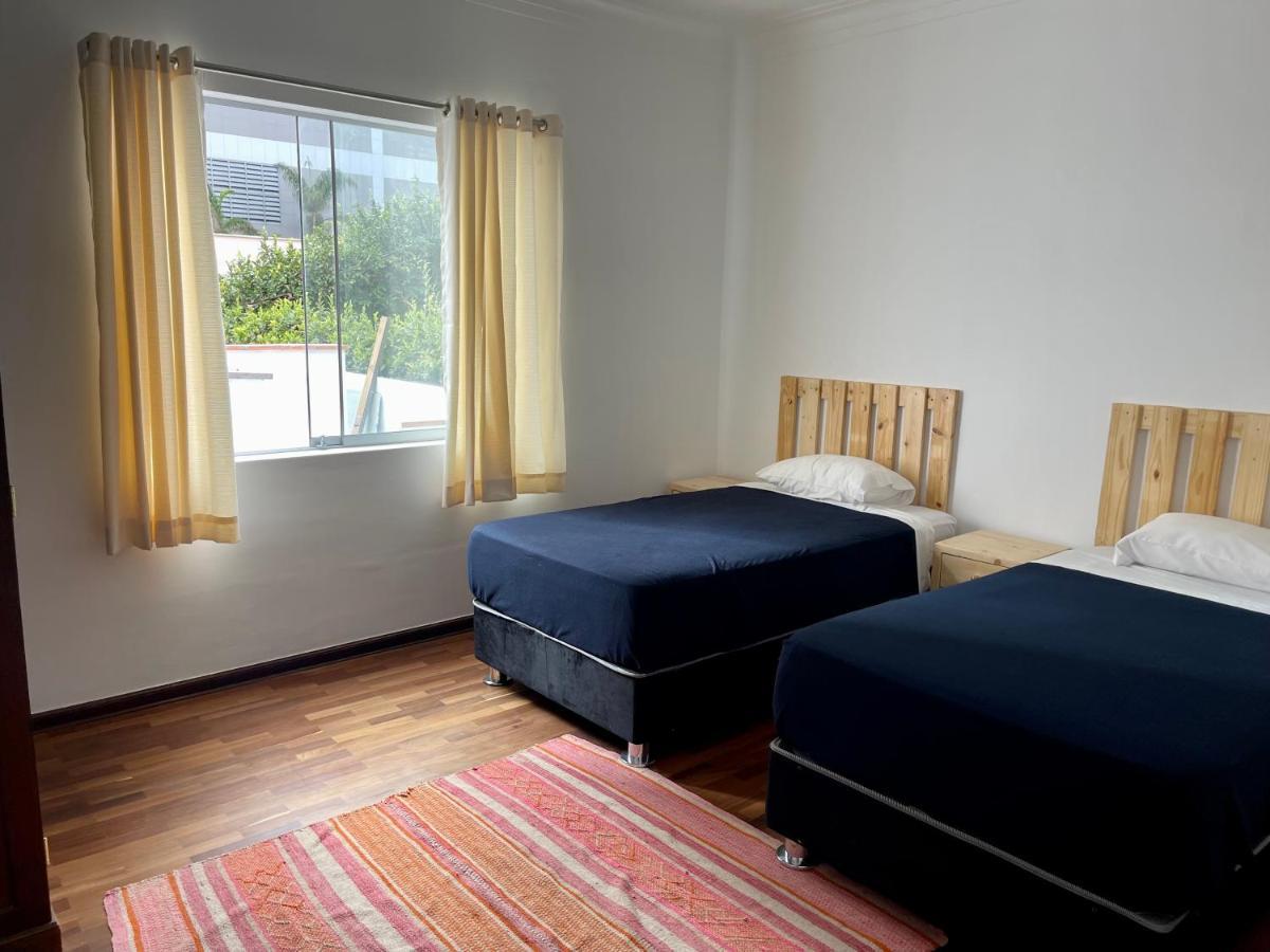 Casaroma Hostels Лима Екстериор снимка